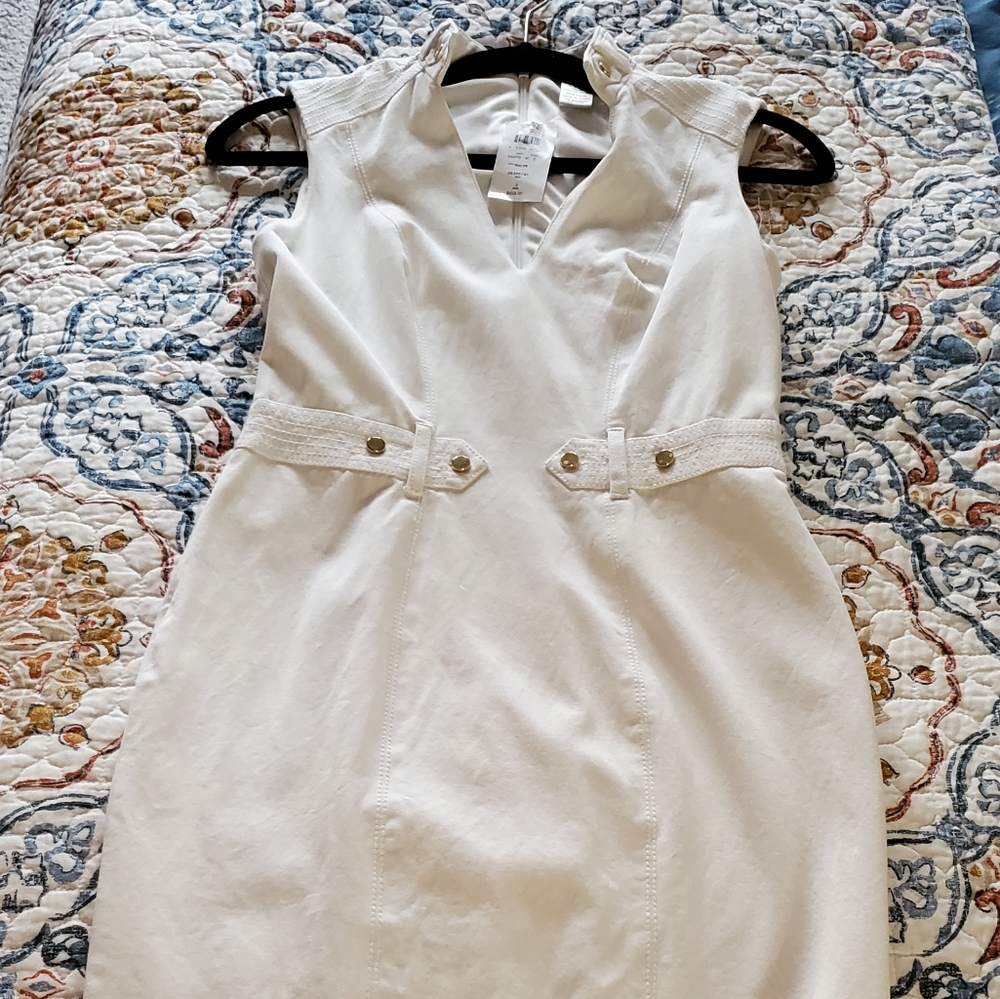 Dress - Picture 7 of 8